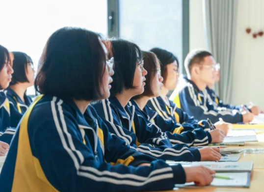 引导学生层层深化破解难题这种技能才能正在创造多维度教育价